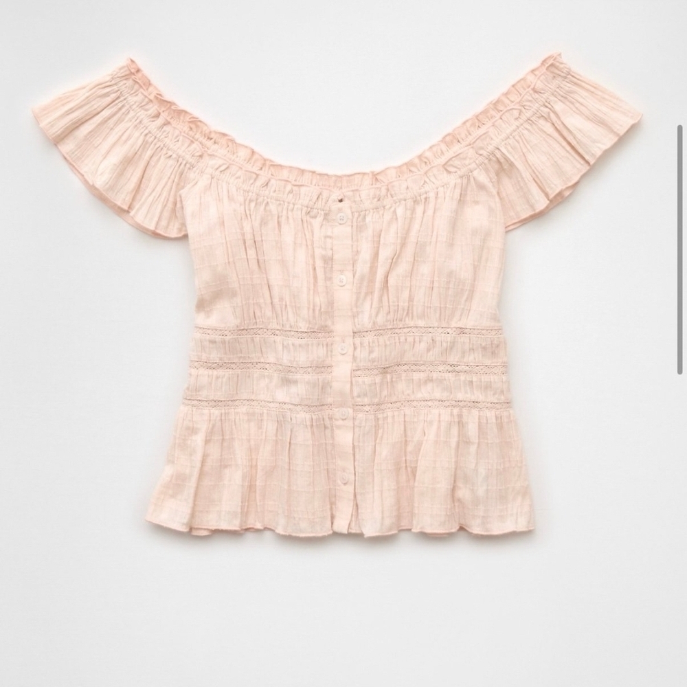 AE Ruched Flutter Sleeve Blouse - Picture 3 of 14